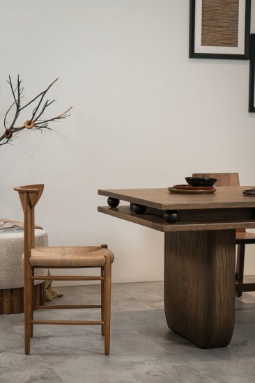 SOLID WOOD DINING TABLE BY NICCHRIS