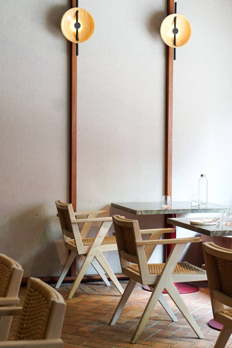 JOOT DINING ARMCHAIR