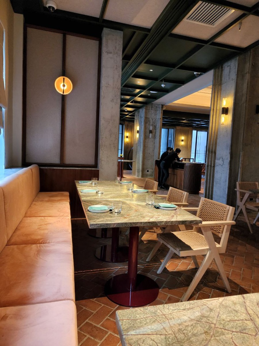 JOOT DINING ARMCHAIR