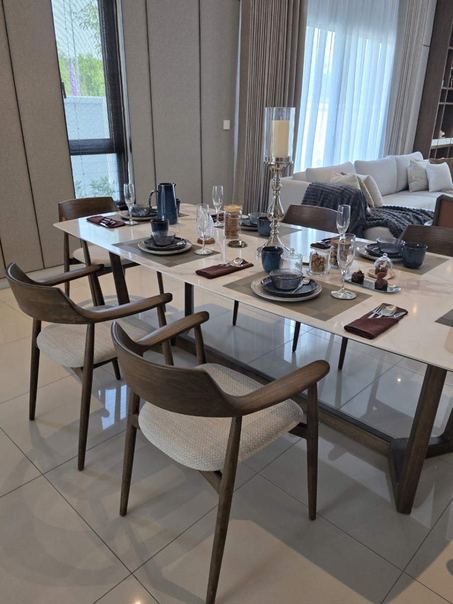 HARUTO WITH FIXED CUSHION DINING CHAIR