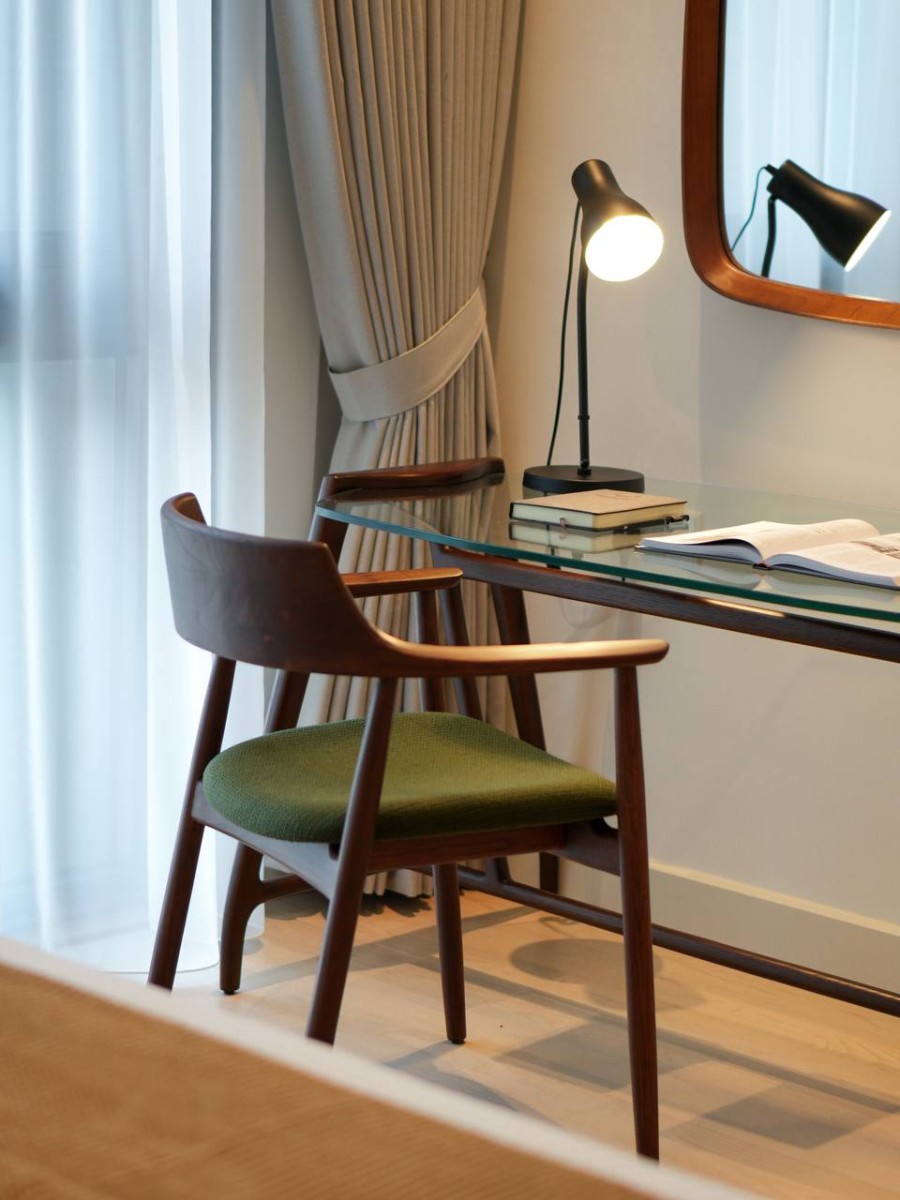 HARUTO WITH FIXED CUSHION DINING CHAIR