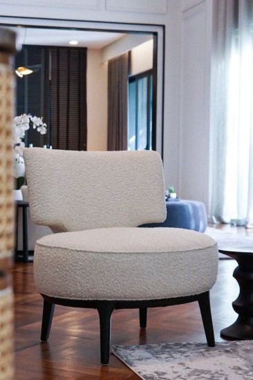 LOUNGE_CHAIR