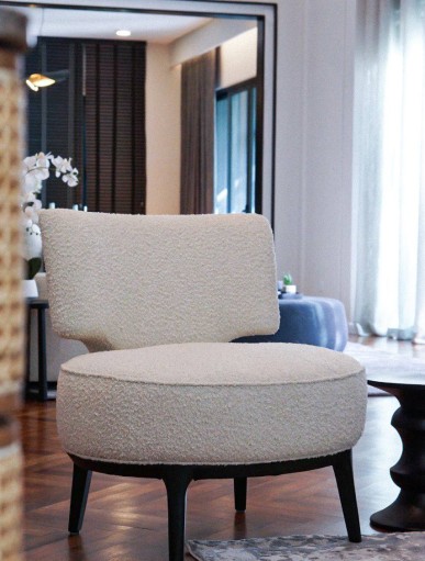 LOUNGE_CHAIR